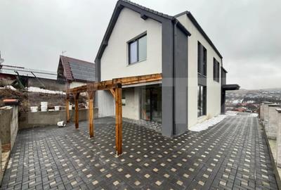 Casă cu 4 camere cu Teren 699 Mp în Central - 10