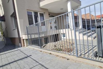 Casă individuală cu 15 camere cu Teren 140 Mp în Zorilor - 2