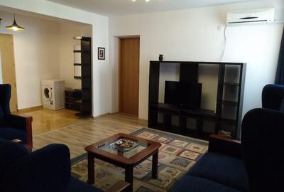 Apartament cu 2 camere semidecomandat, mobilat în Central