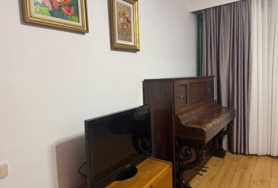 Oferim spre închiriere apartament cu 3 camere str Mircea - 15