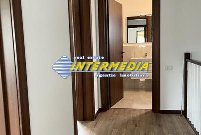 Casă individuală cu 4 camere cu Canalizare în Cetate - 4