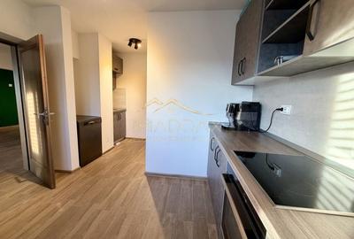 Apartament cu 4 camere semidecomandat, mobilat în P-ța Unirii - 26