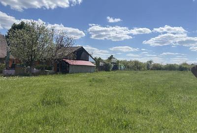 Teren intravilan de 1226 mp, în Chișirid - 4