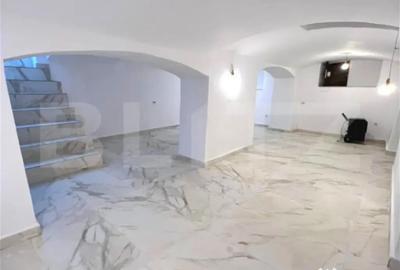 Spațiu comercial, de 91 mp, în Central - 2