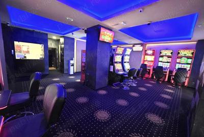 Spațiu comercial, de 150 mp, în Central - 8