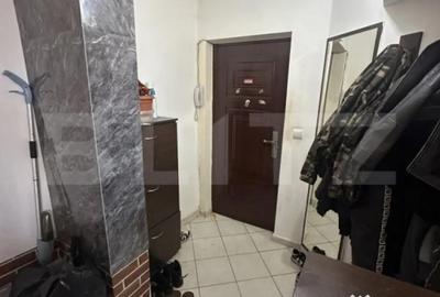 Apartament cu 3 camere semidecomandat, mobilat în Micro 16