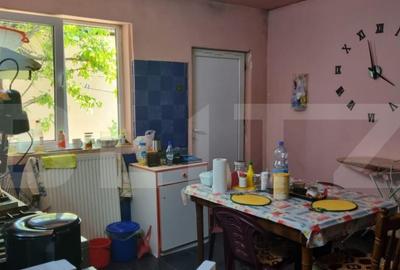 Casa de vanzare cu 4 camere, 110 mp, zona 14 Mai - 12