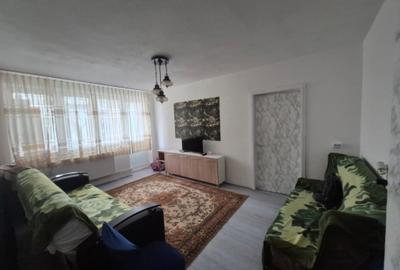 Apartament cu 2 camere semidecomandat în Central - 1