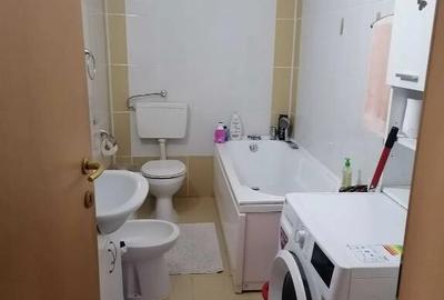 Apartament cu 2 camere decomandat în Girocului