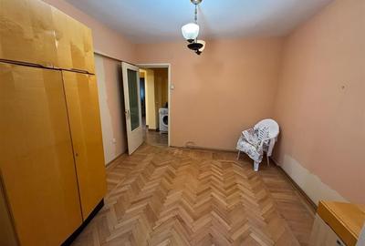 Apartament 3 camere, etaj 1, zona Garii , decomandat, parcare - 10