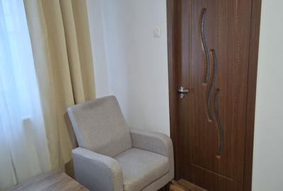 Apartament cu 3 camere semidecomandat în Central - 1
