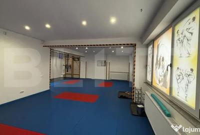 Spațiu comercial, de 82 mp, în Central - 7