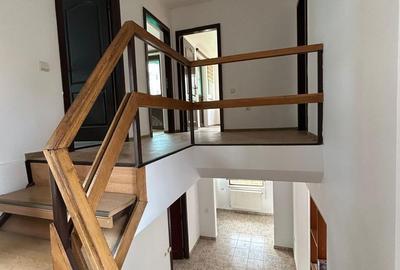 Casă cu 4 camere cu Teren 300 Mp în Central - 9