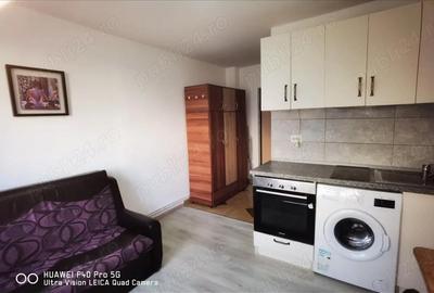 Garsonieră decomandată în Central - 1