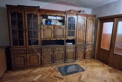 Apartament cu 4 camere de vanzare in zona Iosia - 1