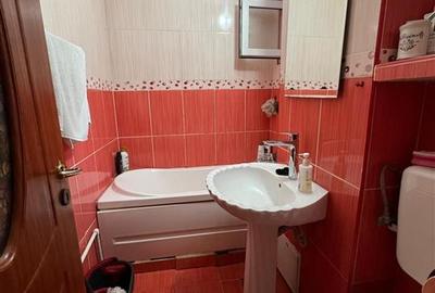 Apartament cu 3 camere semidecomandat în Podu Roș - 6