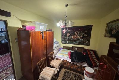 Apartament cu 3 camere semidecomandat în Micro 15