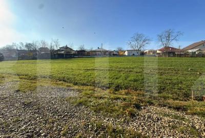 Teren de 3750 mp, în Central