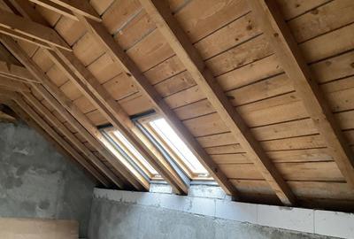 Casă cu Teren 1087 Mp în Poienari - 9