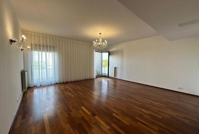 Apartament cu 4 camere decomandat, mobilat în Băneasa