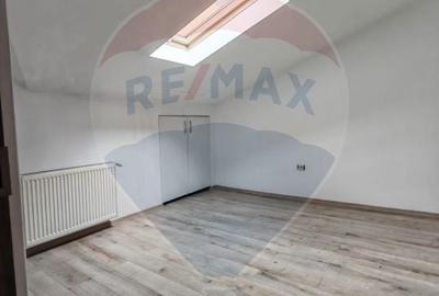 Casă cu 4 camere cu Teren 50 Mp în Blumăna - 17