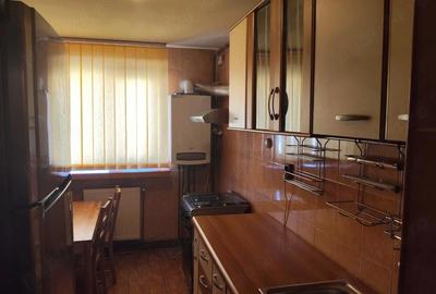 Apartament cu 3 camere decomandat în Central - 2