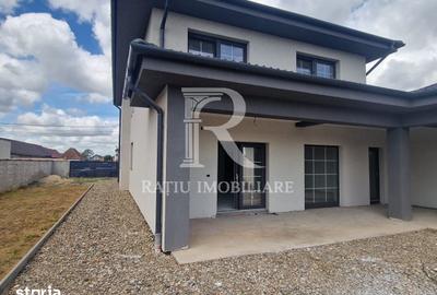 Casă cu 4 camere cu Teren 844 Mp în Nufărul - 7