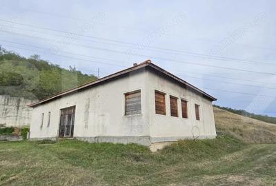 Vila la ro?u, 240 mp, teren 93.000 mp - ?oimu? - 2