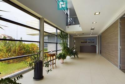 Spa?iu comercial modern cu parcare proprie - 2