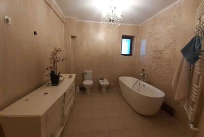 Casă cu 4 camere cu Teren 400 Mp în Central - 5