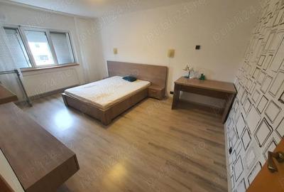 Apartament cu 3 camere decomandat în 1 Mai - 10