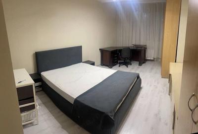 Garsonieră decomandată în Titan