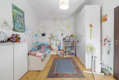 Casă cu Garaj în Berceni