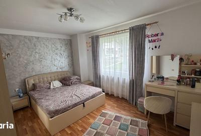 Casă cu 5 camere cu Teren 2011 Mp în Central - 3