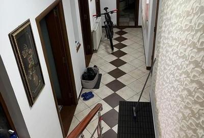 Casă cu 4 camere cu Teren 200 Mp în Tineretului - 1