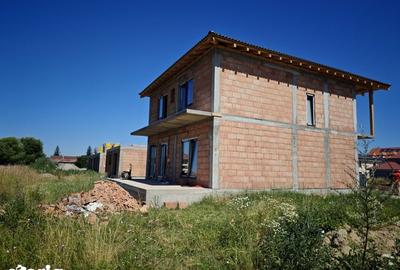 Casă cu 5 camere cu Canalizare în Șura Mică - 8