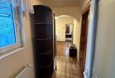 Casă cu 3 camere cu Canalizare în Central - 2