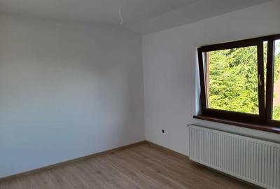 Casa 2025, Constructie Solida cu Demisol si Gradina, Bunloc - 5