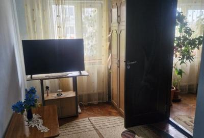 Apartament cu 3 camere semidecomandat în Micro 14 - 3