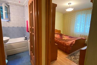 De vanzare 3 camere decomandate la parter in zona Orizont - 8