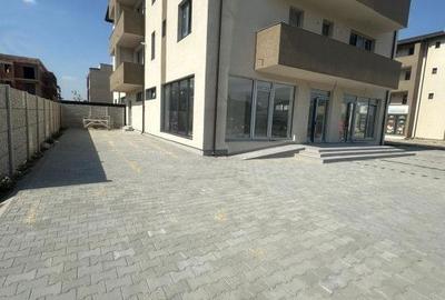 Spațiu comercial, de 90 mp, în Central - 4