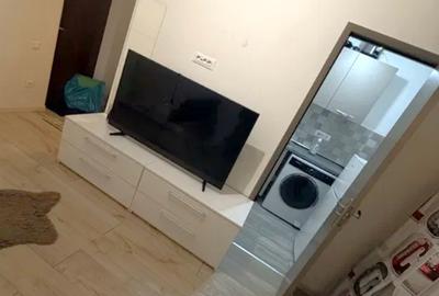 Garsonieră semidecomandată în Titan