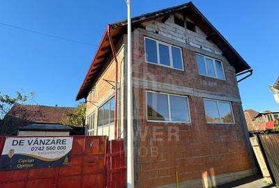 Două case la roșu în curte - Zona turistică Ocna Sibiului - 6