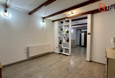 Apartament cu 2 camere semidecomandat, mobilat în Central