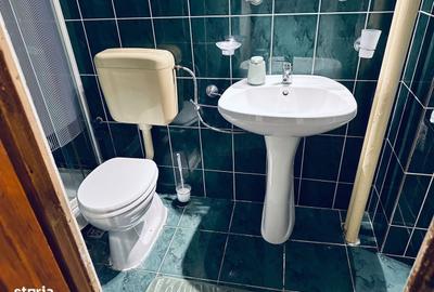 Garsonieră decomandată în Universitate