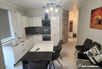 Apartament cu 3 camere, semidecomandat, Floresti