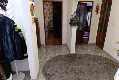 Apartament cu 4 camere decomandat în Dărmănești - 6