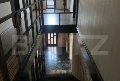 Casa de vanzare, cu 4 camere, 268 mp + teren 786 mp, zona-M - 11