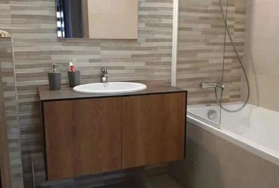 Apartament cu 3 camere decomandat în Tractorul - 5