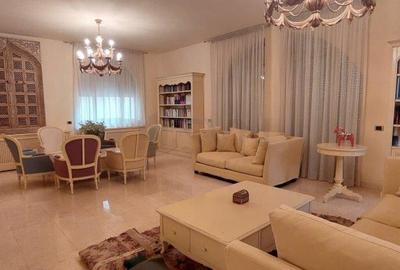 Vila Cotroceni - Eroilor - An 2005 - 11 Camere - 700 mp Vila Cotroceni - Eroilor - An 2005 - 11 Camere - 700 mp - 1